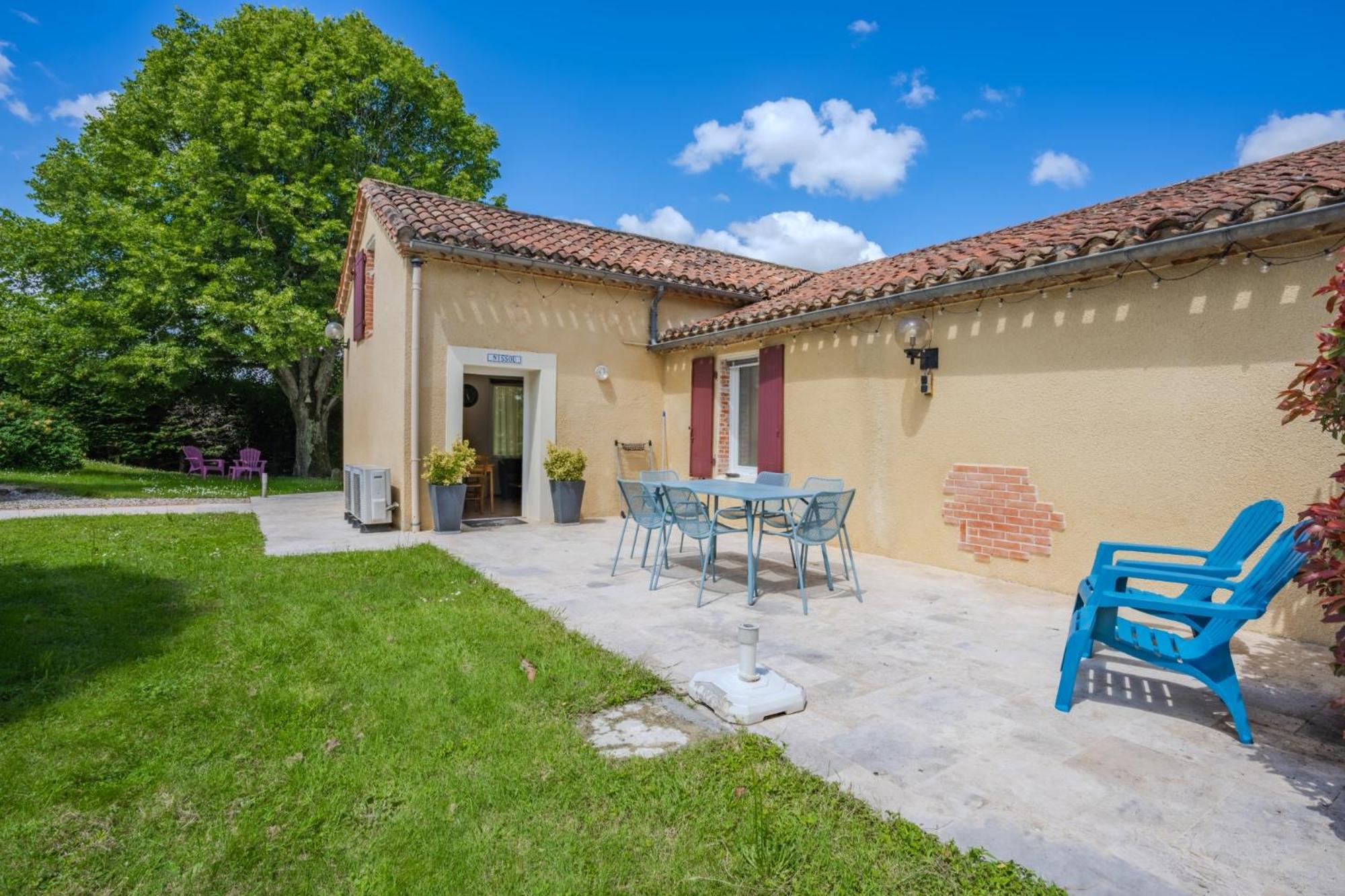 Gites La Bakenia Villeneuve-sur-Lot Exterior photo