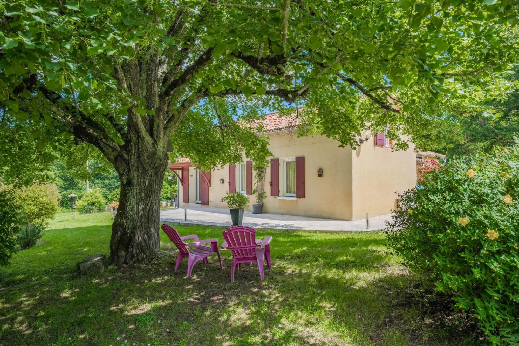 Gites La Bakenia Villeneuve-sur-Lot Exterior photo