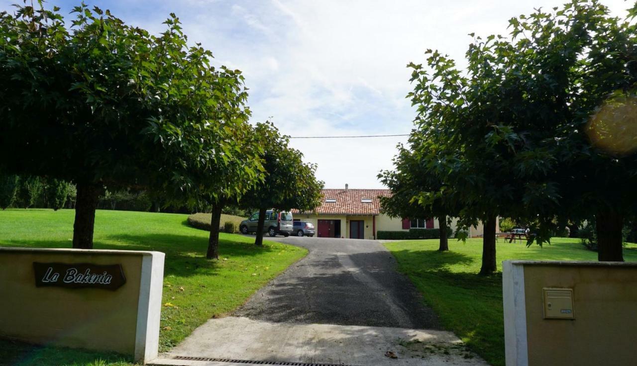 Gites La Bakenia Villeneuve-sur-Lot Exterior photo